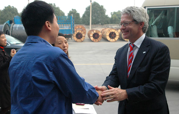 荷兰莱瓦顿市政府代表团一行来mg不朽情缘考察