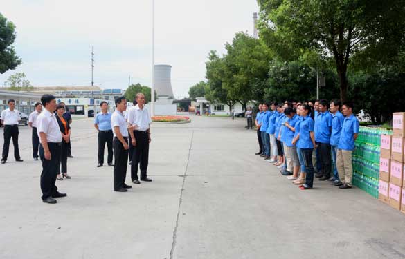 溧阳市四套班子向导来mg不朽情缘集团慰问一线员工
