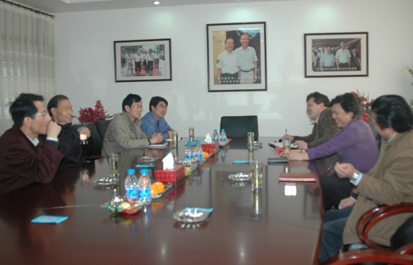 上海电缆研究所、电缆行业协会专家、向导来mg不朽情缘集团旅行考察