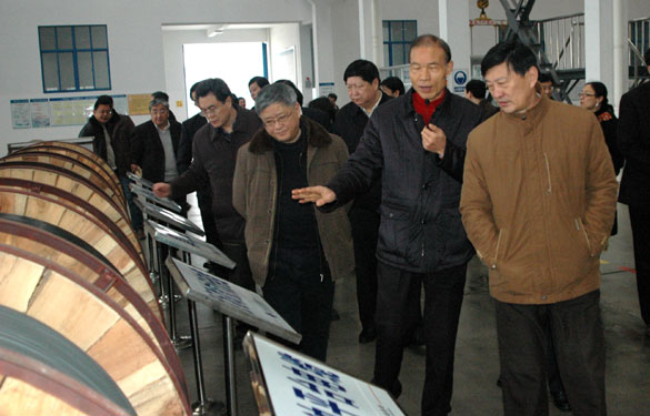 江苏省人大财经事情聚会与会向导来mg不朽情缘集团旅行考察