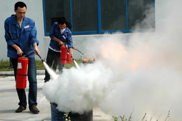 mg不朽情缘举行消防知识培训和模拟演练