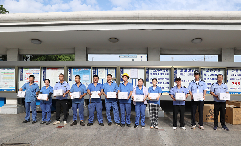 守护清静，，，从“盔”最先--mg不朽情缘开展清静头盔发放活动